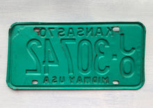 VINTAGE LICENSE PLATE:  1970 KANSAS--GREEN AND CREAM PLATE WITH RETRO CHARM