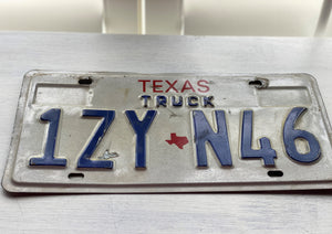 VINTAGE LICENSE PLATE:  TEXAS TRUCK--LET'S ROLL!