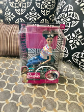 LET'S GO! BEAUTIFUL BARBIE WITH HER WHEELCHAIR