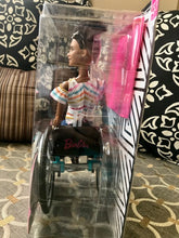 LET'S GO! BEAUTIFUL BARBIE WITH HER WHEELCHAIR