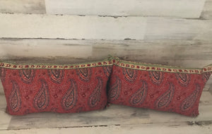 PRETTY, PRETTY PAISLEY-PRINT LUMBAR-STYLE THROW PILLOW