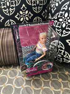 LET'S GO! BEAUTIFUL BARBIE WITH HER WHEELCHAIR