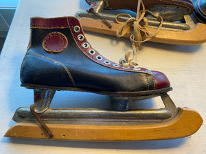 VINTAGE CANADIAN FLYER TORPEDO BLACK/MAROON, LEATHER ICE SKATES (COMPLETE WITH WOOD BLADE COVERS)--MADE IN THE USA AND POSSIBLY FROM THE 1930S-1940S