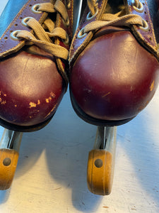 VINTAGE CANADIAN FLYER TORPEDO BLACK/MAROON, LEATHER ICE SKATES (COMPLETE WITH WOOD BLADE COVERS)--MADE IN THE USA AND POSSIBLY FROM THE 1930S-1940S