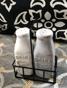 FARMHOUSE-STYLE "DAIRY" MILK BOTTLE SALT AND PEPPER SET (WITH METAL CADDY)