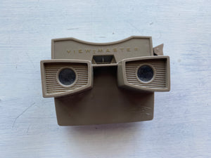 VINTAGE 1959 SAWYERS VIEWMASTER--PLAIN TAN (NO SLIDES INCLUDED), MADE IN THE USA, AND RARE-RARE-RARE