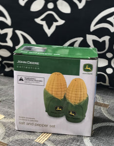 MM-MMM! JOHN DEERE CORN ON THE COB VINTAGE-LOOK SALT-AND-PEPPER SET (COLLECTIBLE AND SO CUTE)