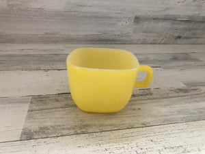 CHARMING VINTAGE GLASSBAKE YELLOW SQUARE CUP (MID-CENTURY)