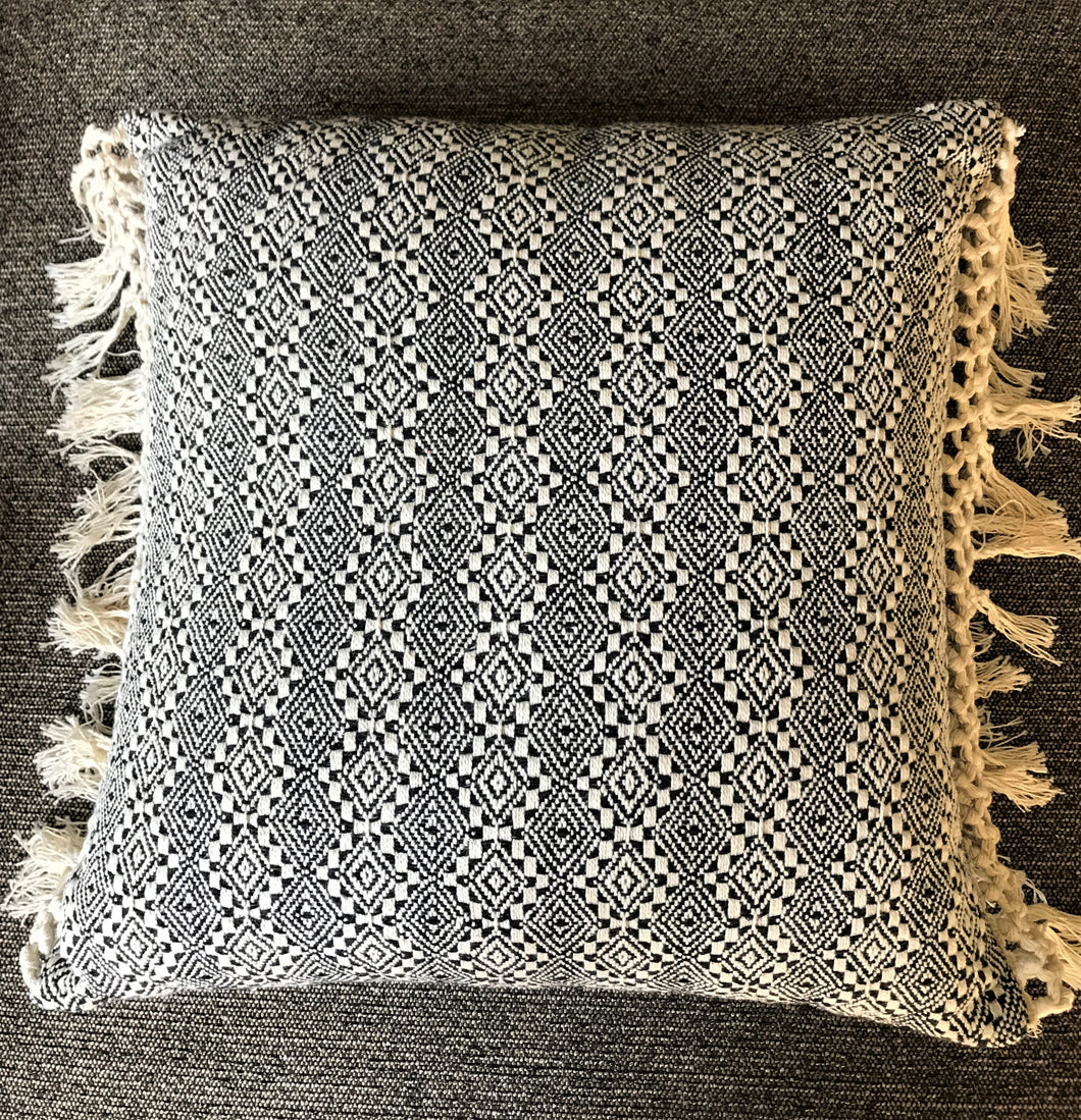 MODERN FARMHOUSE BLACK/CREAM GEOMETRIC PATTERN THROW PILLOW WITH FANCY FRINGE