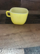 CHARMING VINTAGE GLASSBAKE YELLOW SQUARE CUP (MID-CENTURY)