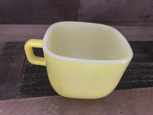 CHARMING VINTAGE GLASSBAKE YELLOW SQUARE CUP (MID-CENTURY)