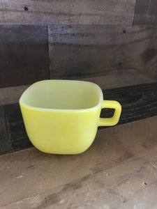 CHARMING VINTAGE GLASSBAKE YELLOW SQUARE CUP (MID-CENTURY)