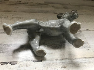 CHARMING VINTAGE GRAY GLASS DOG