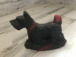 WOOF! WOOF! VINTAGE, CHARMING CHALKWARE SMALL SCOTTIE DOG