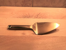 HEAVYWEIGHT, GORGEOUS, GOLD-FINISH PIE, CAKE, BROWNIE, OR LASAGNA SERVER