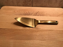 HEAVYWEIGHT, GORGEOUS, GOLD-FINISH PIE, CAKE, BROWNIE, OR LASAGNA SERVER