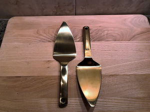 HEAVYWEIGHT, GORGEOUS, GOLD-FINISH PIE, CAKE, BROWNIE, OR LASAGNA SERVER