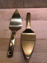 HEAVYWEIGHT, GORGEOUS, GOLD-FINISH PIE, CAKE, BROWNIE, OR LASAGNA SERVER