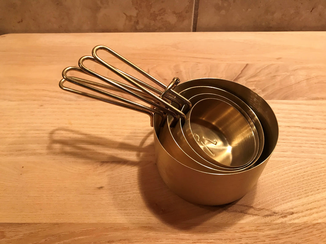 NICE GOLD-FINISH MEASURING CUP SET