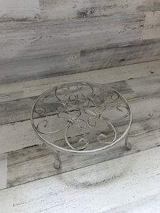 JUMBO, CAST IRON TRIVET:  ELEVATED WITH FOUR LEGS (RUSTIC AND OH-SO-BEAUTIFUL)