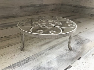 JUMBO, CAST IRON TRIVET:  ELEVATED WITH FOUR LEGS (RUSTIC AND OH-SO-BEAUTIFUL)