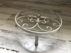 JUMBO, CAST IRON TRIVET:  ELEVATED WITH FOUR LEGS (RUSTIC AND OH-SO-BEAUTIFUL)