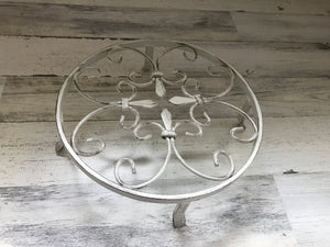 JUMBO, CAST IRON TRIVET:  ELEVATED WITH FOUR LEGS (RUSTIC AND OH-SO-BEAUTIFUL)