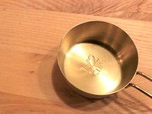 NICE GOLD-FINISH MEASURING CUP SET