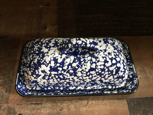 CHARMING, JUMBO-SIZED FARMHOUSE-STYLE SPECKLED BLUE-AND-WHITE ENAMEL BUTTER DISH