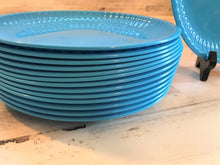 PICNIC-TIME! AWESOME "PAPER PLATE"-STYLE BLUE, HEAVY-DUTY PLASTIC INDOOR/OUTDOOR PLATES