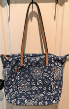 PATRIOTIC CANVAS TOTE-STYLE PURSE:  FOUR DIFFERENT STYLES (BLUE AND WHITE STARS/BLUE BANDANA-PATTERN/RED BANDANA-PATTERN/BLUE NAUTICAL