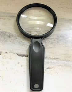CHILD'S LET'S-EXPLORE-AND-EXAMINE-EVERYTHING MAGNIFYING GLASS (STURDY PLASTIC)