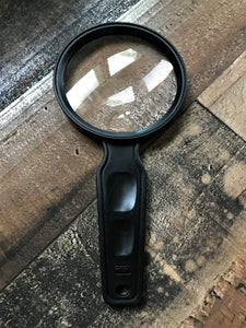 CHILD'S LET'S-EXPLORE-AND-EXAMINE-EVERYTHING MAGNIFYING GLASS (STURDY PLASTIC)
