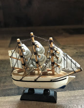 THE TEENY-TINIEST, MOST CHARMING MODEL WOOD SHIP DECOR ACCENT (EXTREMELY-DETAILED)
