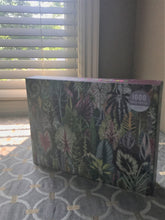 1,000-PIECE IT'S-A-JUNGLE-IN-HERE NATURE-THEMED HOUSEPLANT PUZZLE (SOOOOO PRETTY)